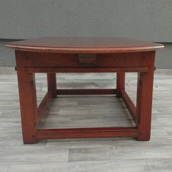 Stolík konferenčný oválny . - 6