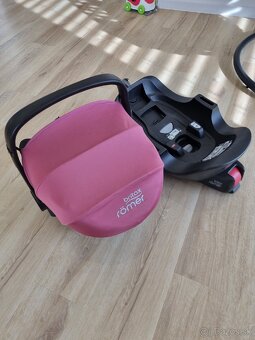 ISOFIX Britax Römer Baby Safe i-size vajíčko + základ - 6