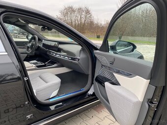 BMW 7 | 740d xDrive 2024, 4000km | Kašmír INDIVIDUAL - 6