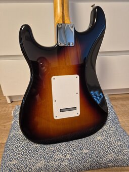 Predám Fender Stratocaster Deluxe Lone star Mexico - 6