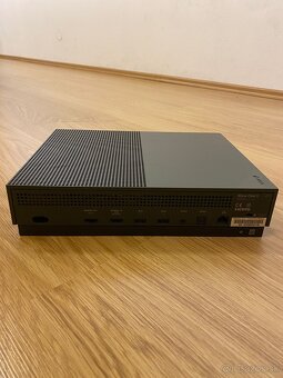 Xbox One S - 6