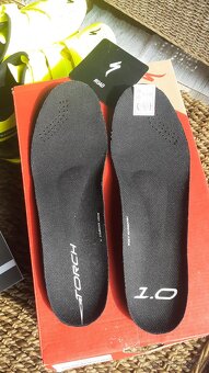 Tretry Specialized - veľ. 8. - 6