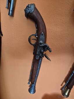 Repliky kresadlovych pištolí - 6