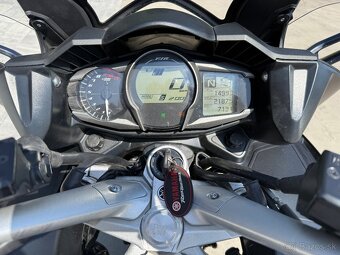 Yamaha FJR 1300 - 6