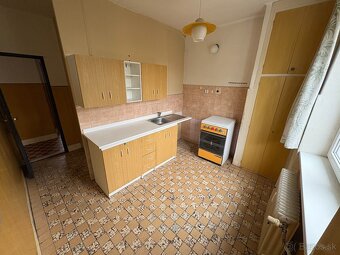 3 IZBOVÝ BYT - CENTRUM MESTA LUČENEC - 6