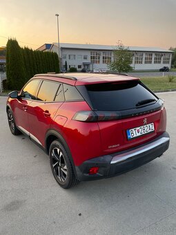 Peugeot 2008 1.5 BlueHDi 130 GT EAT8A - 6