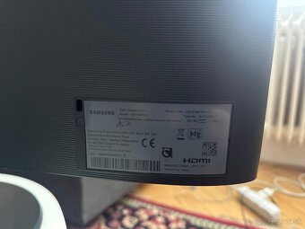 27" Samsung S27F350 - 6