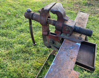 Kováčsky zverák - 6