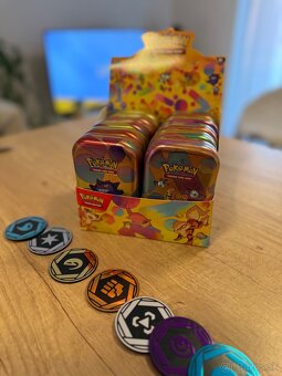 Prazdne etb ascended heroes + tinky + 151 tin - 6