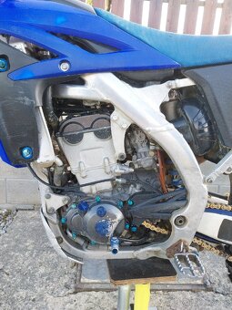 Yamaha yzf 250 - 6
