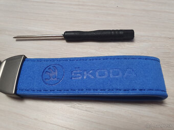 kožená klúčenka skoda, volkswagen, peugeot - 6