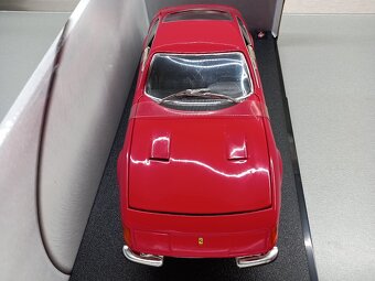 FERRARI 365GTB/4 HOTWHEELS 1:18 - 6