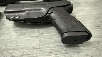 CZ P10 C - 6