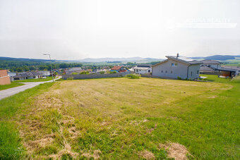 Stavebný pozemok 692 m2 – výborná poloha s výhľadom na hrad - 6
