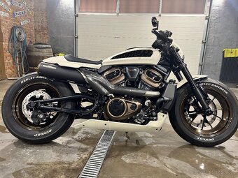 HARLEY DAVIDSON - 6