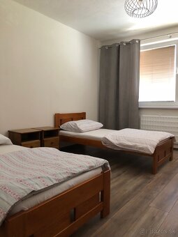 Ubytovanie 300€ za osobu na mesiac. - 6