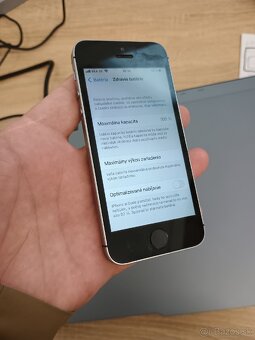 Apple iPhone SE 32GB - 6