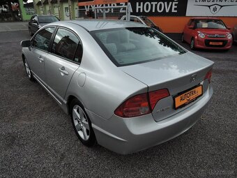 Honda Civic sedan 1,8 i-VTEC Aut. Šíbr 2006 - 6