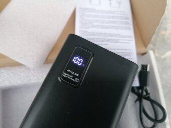 Predám powerbanka 30000 mAh - 6