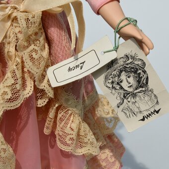 HUDOBNÁ a tancujúca porcelánová bábika - 6