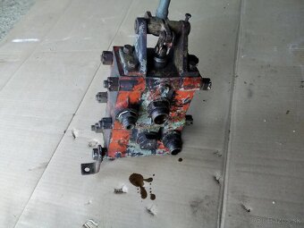 Predám hydraulický rozvádzač a čerpadla - 6