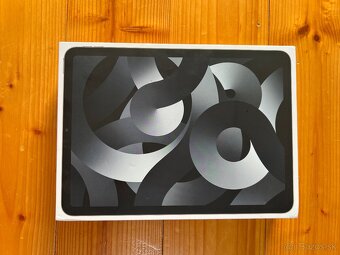 iPad Air 5. generácie (2022) – 256 GB, top stav + pero - 6