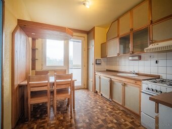 VYMEŇ SUSEDA – PRIESTRANÝ 4 IZB. BYT s LOOGIOU a PIVNICOU, - 6