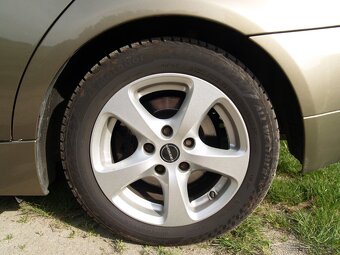 BMW 320d E90 2008 - 6