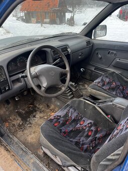 Nissan Navara 2.5td - 6