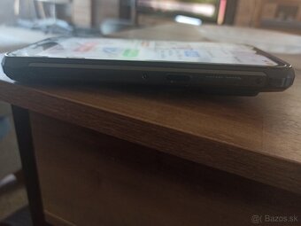 Odolný telefon - 6