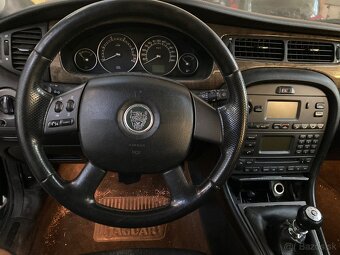 Rozpredam Jaguar X-type 2.0D manuál - 6
