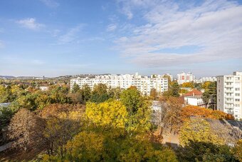 PRIESTRANNÝ 2 IZBOVÝ BYT VO VYHĽADÁVANEJ LOKALITE NA SEVERE  - 6