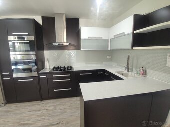 4 - izbový rodinný dom, veľký pozemok 583 m², garáž, Rajka - 6