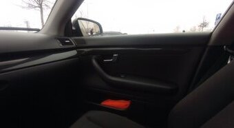 Predám Audi A4 1.9 TDI combi - 6