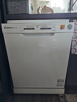 Predám umývačku riadu zn Candy. - 6