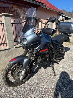 Triumph tiger 885i - 6