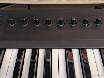 Predám Native Instruments - Komplete Kontrol A49 - 6