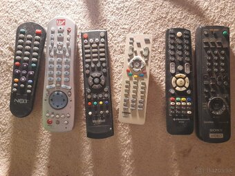 ovládače,káble,fotoaparát,rádio - 6