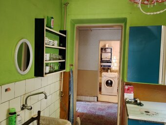 Rodinný dom vhodný na chalupu pod horou v okrese Poltár. - 6