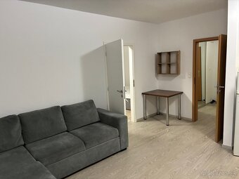 Prenájom 2 izbový byt Lichnerova Senec - 6