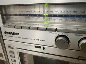 Sharp VZ 3000 s vertikálnym gramofónom. - 6