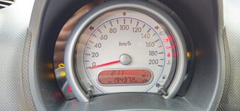 Suzuki Splash 1.0 Benzín 48kW (2009) - 6