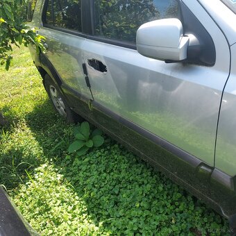Rozpredam na nd kia sorento 2.5 - 6