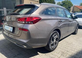 Hyundai i30 1.5-NÍZKÉ KM-V ZÁRUCE-1MAJITEL - 6