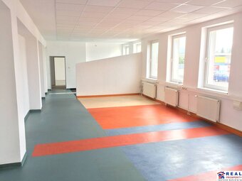 STROJNÍCKA: VOĽNÉ OBCHODNÉ priestory 48 m2 - PRÍZEMIE - 6
