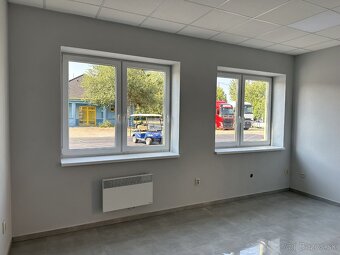 Skladové priestory v oplotenom areáli s vrátnikom - 6