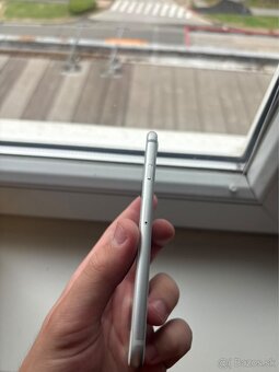 iPhone 8 biely ND - 6