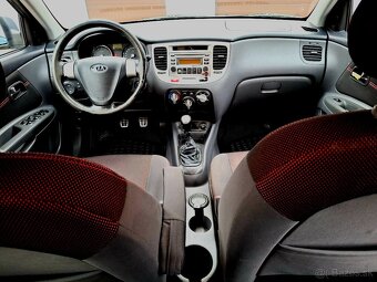 Predam Kia Rio 1.4 benzín 71kw rok 8/2009 - 6