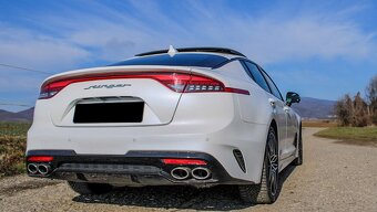 Kia Stinger GT 3.3 V6 T-GDI AWD - 6