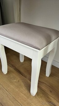 Kozmetický stolík - 6